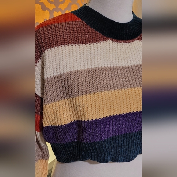 Cocobleu crop top sweater - Picture 2 of 3